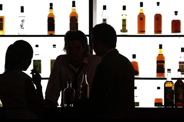 FILE PHOTO: Liquor bar (REUTERS)